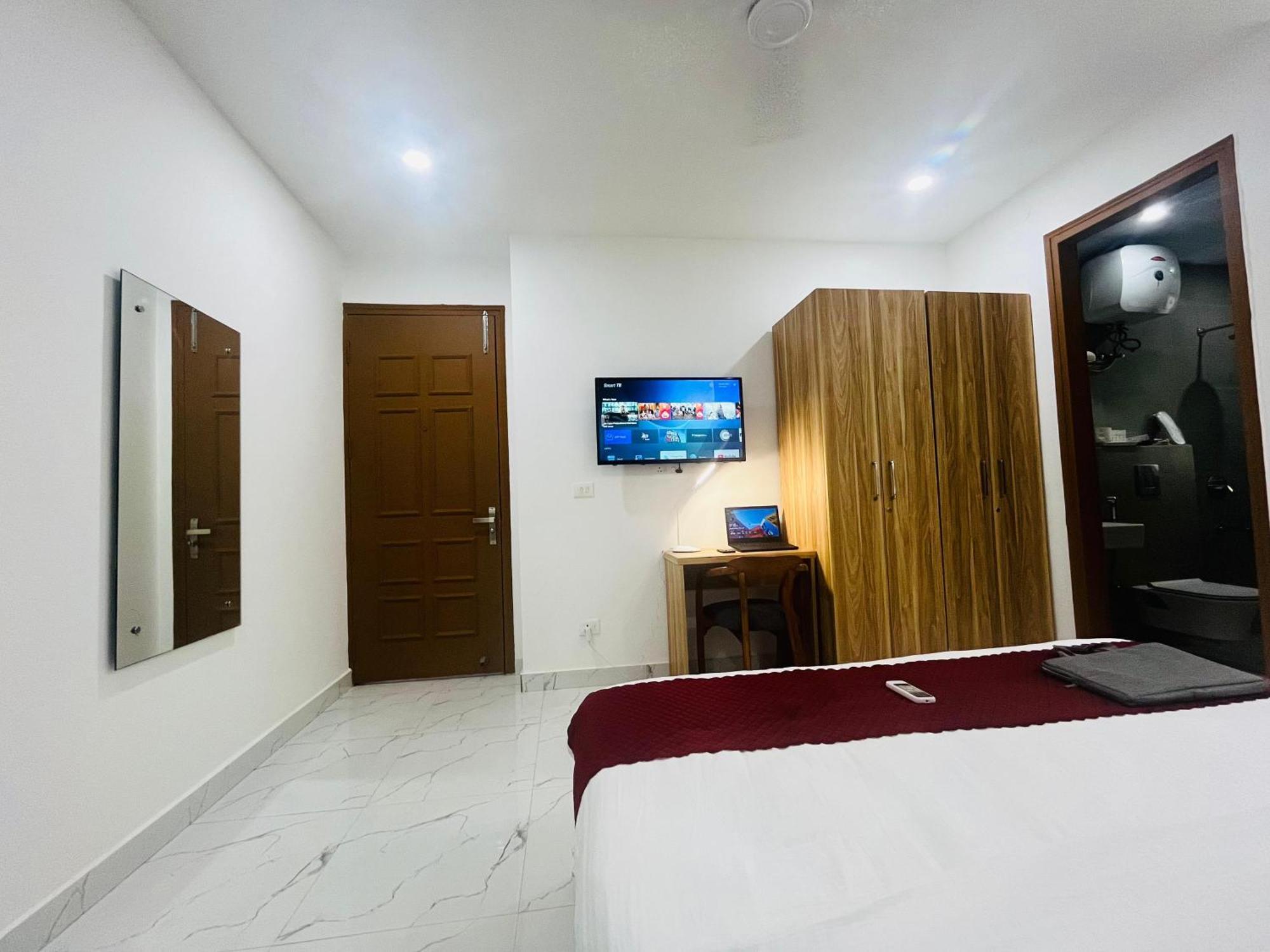 The Lodgers Studio Apartment Infront Of Artemis Hospital Gurugram Гургаон Екстериор снимка