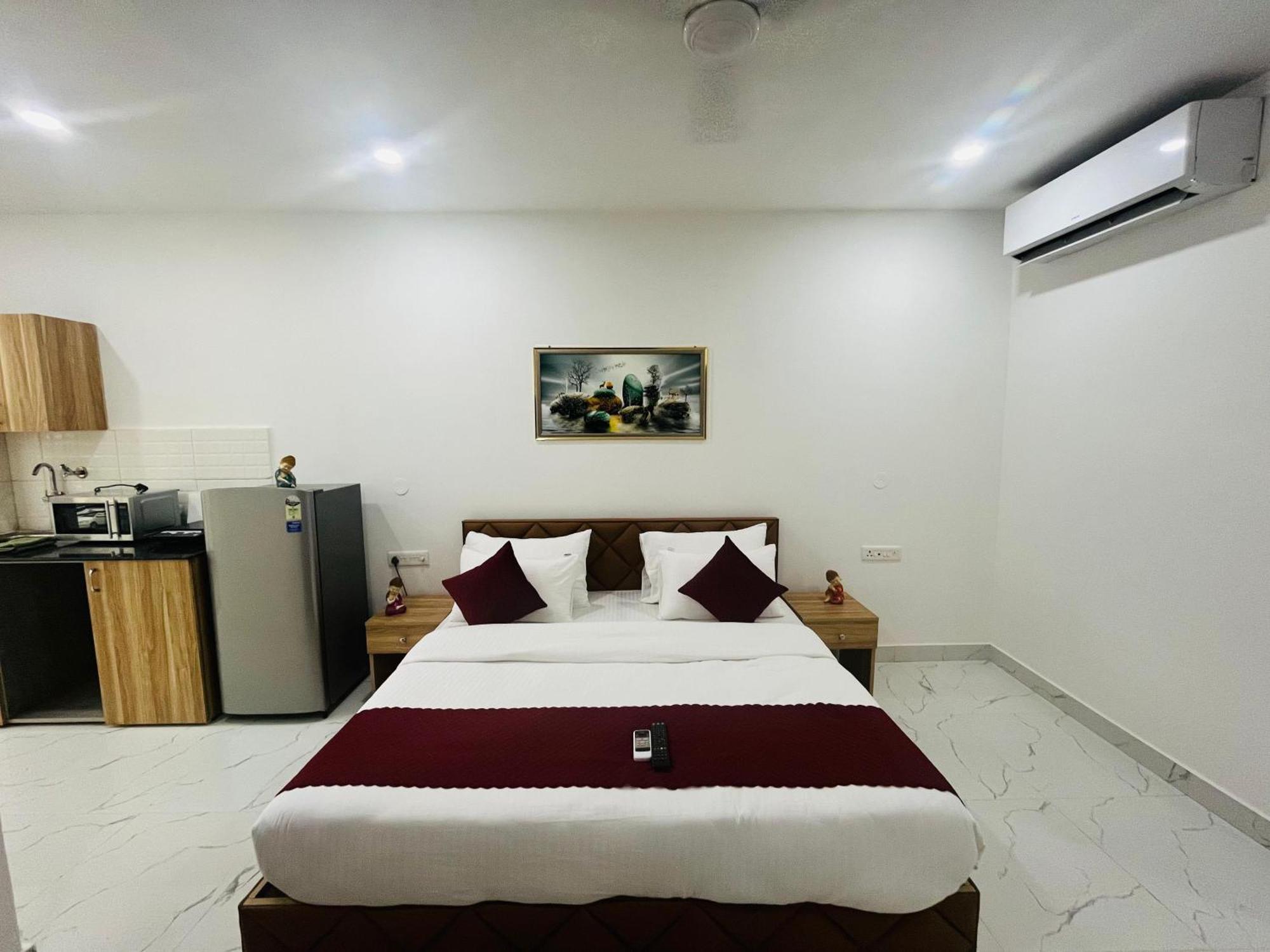 The Lodgers Studio Apartment Infront Of Artemis Hospital Gurugram Гургаон Екстериор снимка