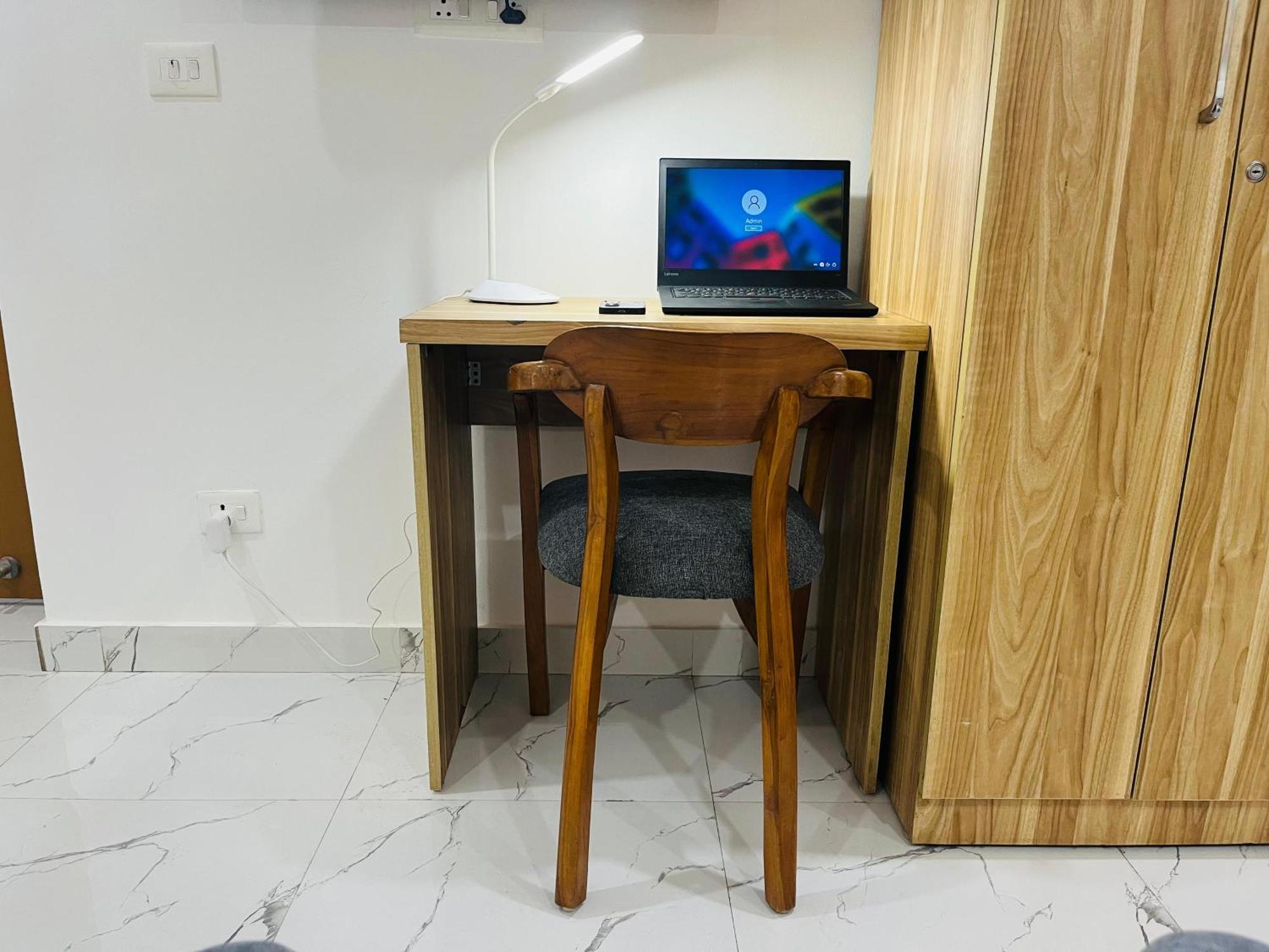 The Lodgers Studio Apartment Infront Of Artemis Hospital Gurugram Гургаон Екстериор снимка