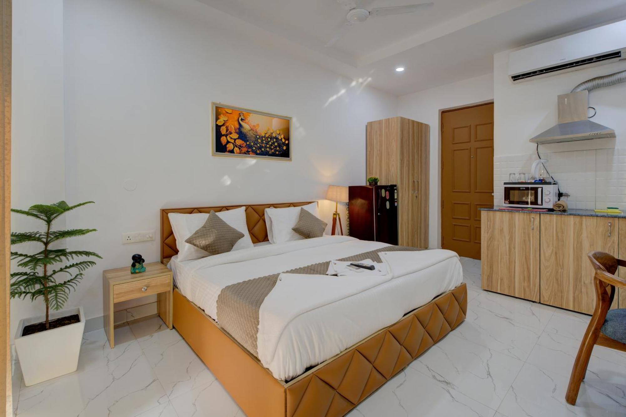 The Lodgers Studio Apartment Infront Of Artemis Hospital Gurugram Гургаон Екстериор снимка