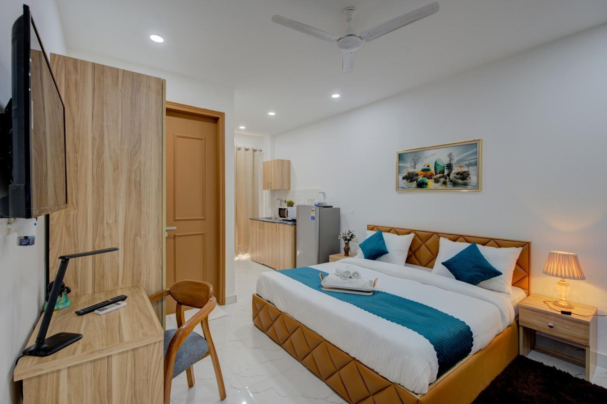 The Lodgers Studio Apartment Infront Of Artemis Hospital Gurugram Гургаон Екстериор снимка